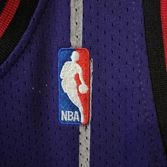 Vince Carter Mitchel & Ness Jersey - Picture 6 of 6